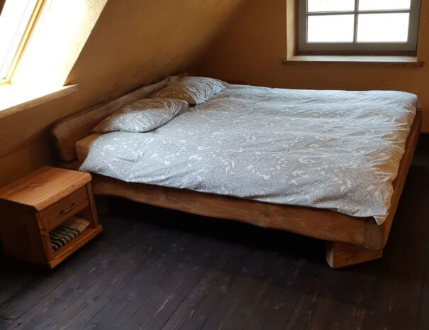 Kaheinimese voodiga tuba